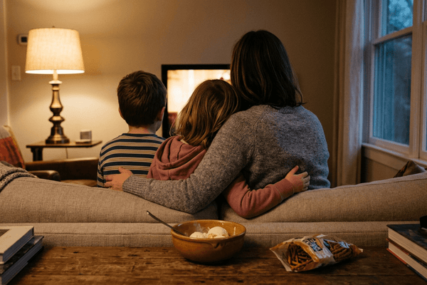 Why 9 PM Cravings Happen (And What Actually Helps)
