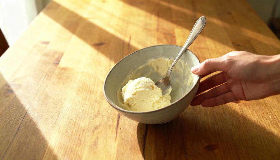 A pint of sugar-free ice cream with an artificial sweetener label, representing what keto ice cream should avoid